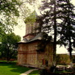 Simte spiritualitatea si credinta in Dumnezeu: Mănăstirea Căluiu