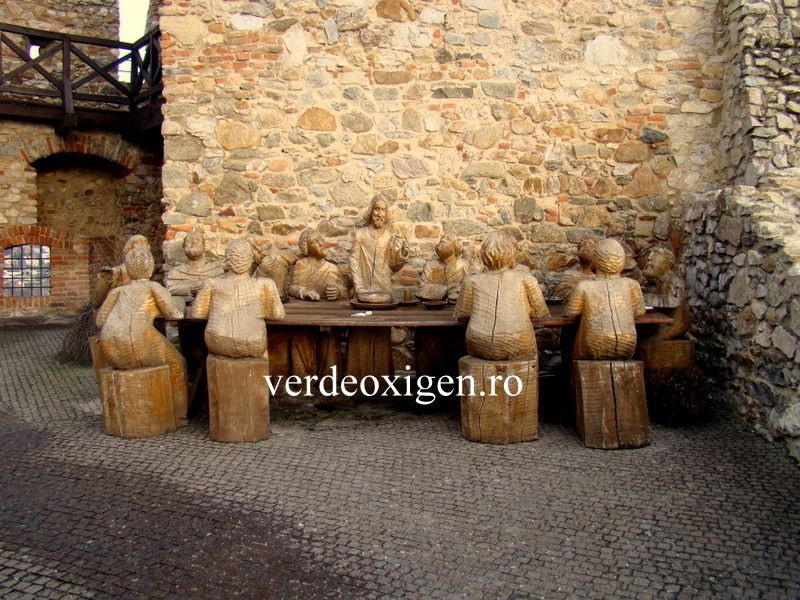 Ultima Cina, sculptura in lemn