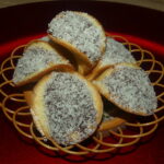 “Scoici”: Prăjiturele delicioase cu cremă ciocolătoasă