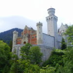 Castelul Neuschwanstein: Vestitul și romanticul regat de basm al Germaniei